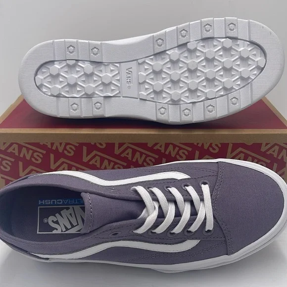 Vans WMNS Sentry Old Skool Gray Ridge
VN0A5KR3NKE
Sneakers - Picture 3 of 16